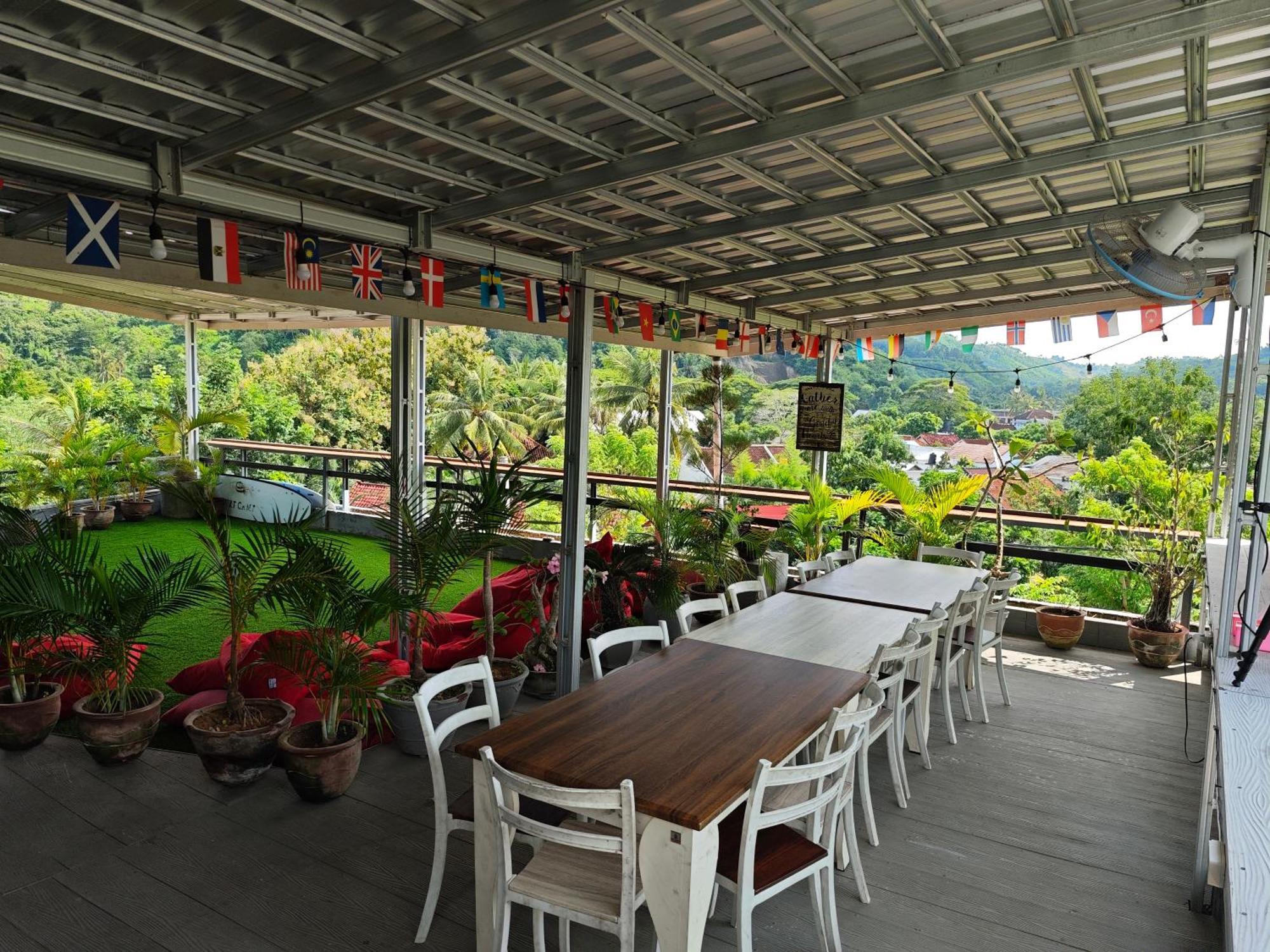Hotel Surf Camp 79 Kuta  Zewnętrze zdjęcie