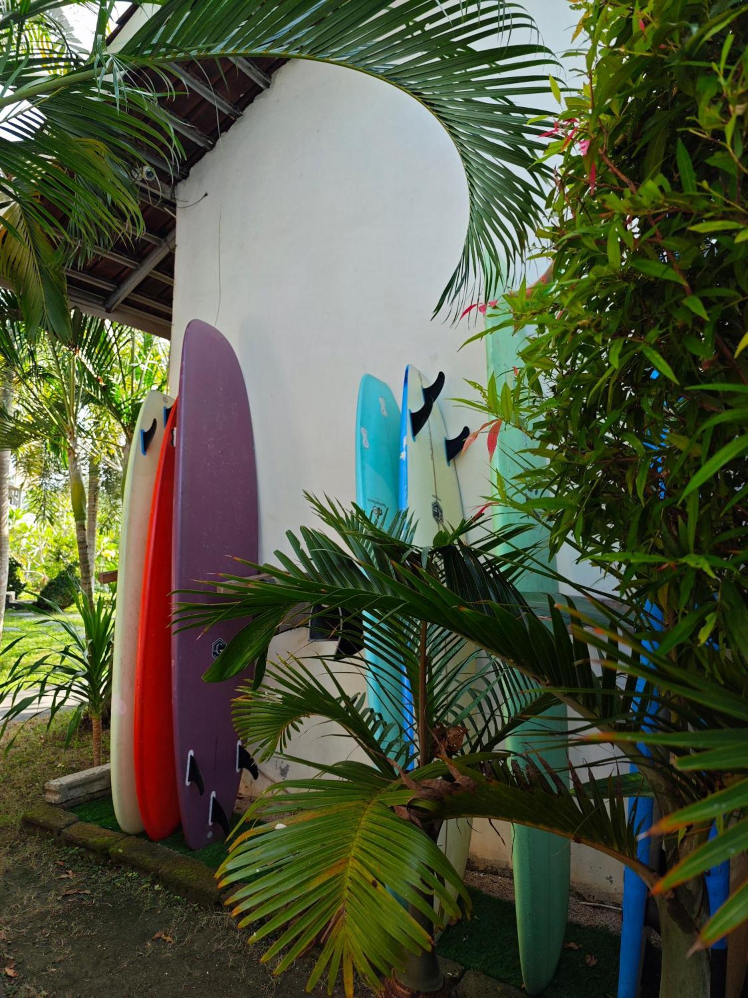 Hotel Surf Camp 79 Kuta  Zewnętrze zdjęcie